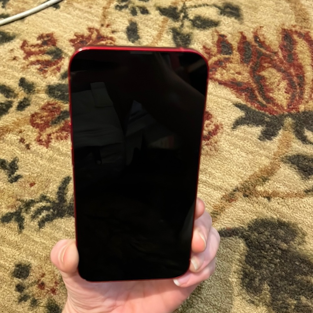 iPhone 13 red